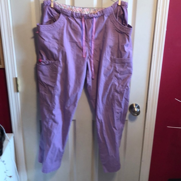 Peaches lavender scrub pants sz XL